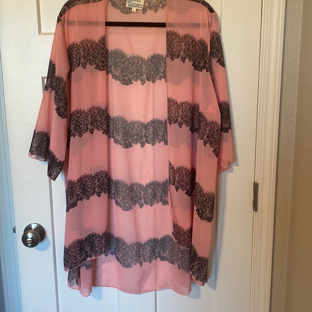 New without tags, pink and black kimono